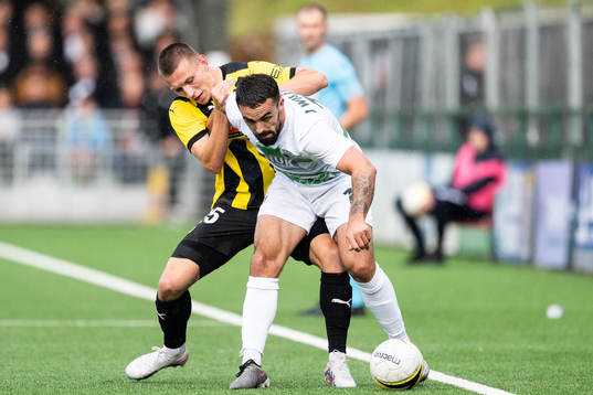 Kristoffer Lund Hansen of BK Häcken and Jordan Williams of