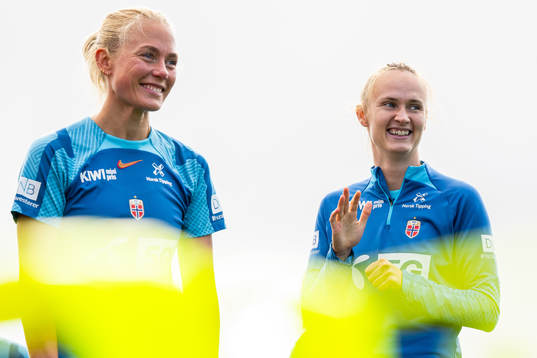 Guro Bergsvand and Caroline Graham Hansen of the Norwegian