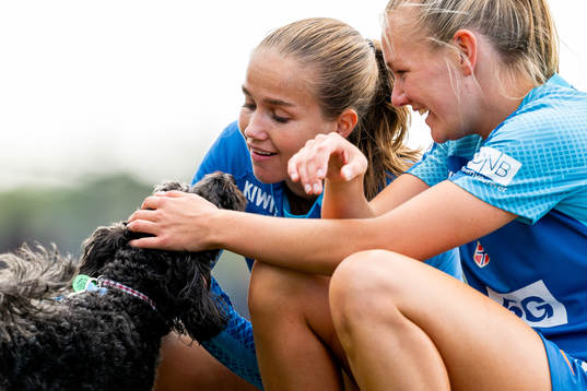 Guro Reiten and Frida Maanum of the Norwegian women’s