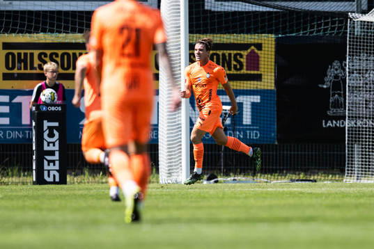 AFC Eskilstunas Oskar Lindberg jublar efter 1-2