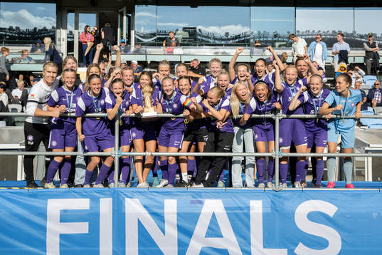 Jitex jublar efter segern i finalen i grupp G18