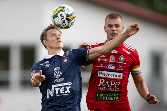 Örgrytes Viktor Lundberg och Skövde AIKs Filip Schyberg