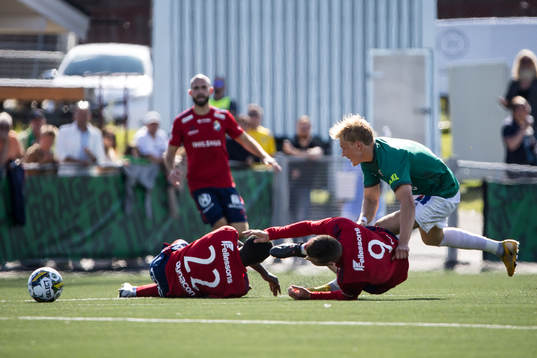 Östers Manasse Kusu och Östers Niklas Söderberg och