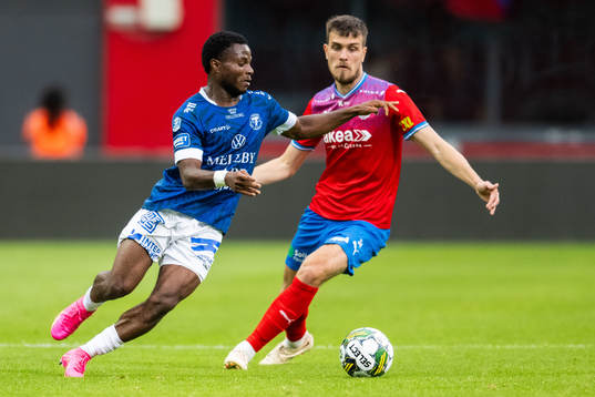 Trelleborgs Henry Offia och Helsingborgs Pavle Vagic