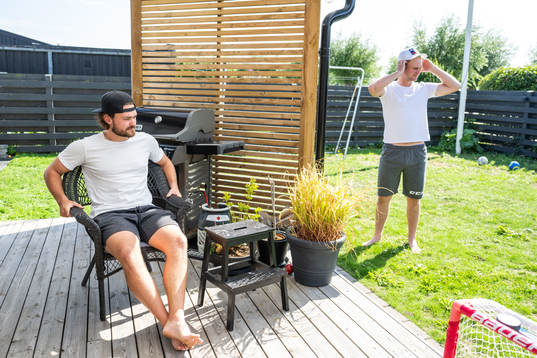 Rasmus Andersson och Calle Andersson vid en intervju med