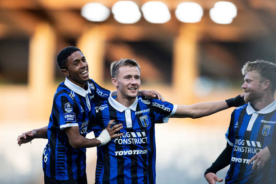 Sirius Tashreeq Matthews och Melker Heier jublar efter 2-2