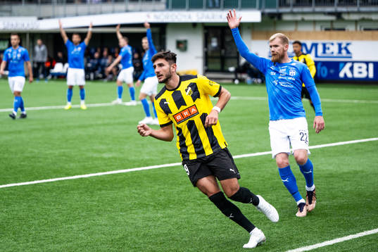Filip Trpcevski of BK Häcken and Odmar Faerø of Klaksvik