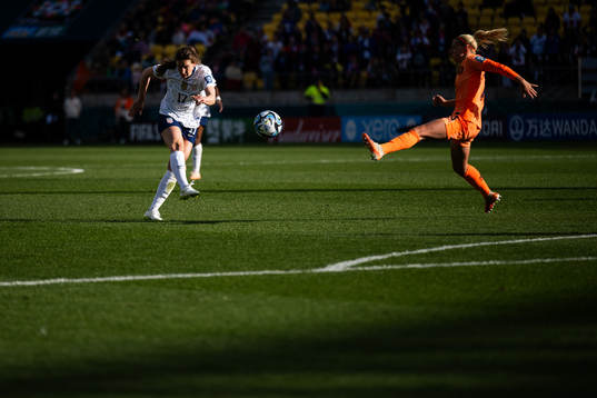 Andi Sullivan of USA and Jackie Groenen of Netherlands