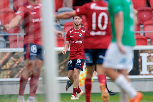 Östers Daniel Ljung jublar efter mål 3-0