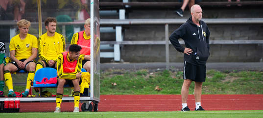 IFK Hässleholms Percy Olsson I matchen i div. 2 mellanIFK