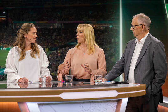 Lisa Dahlkvist, Johanna Frisk, och Lars Lagerbäck