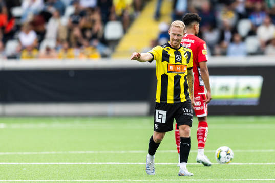 Häckens Mikkel Rygaard Jensen jublar efter 2-1