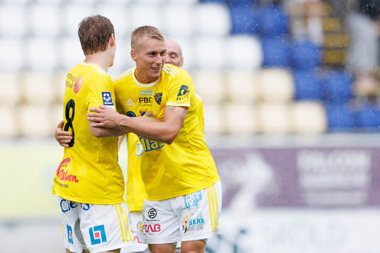 Falkenbergs Gabriel Johansson jublar