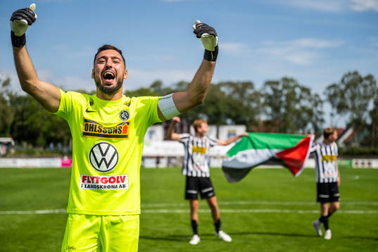 Landskronas målvakt Amr Kaddoura jublar