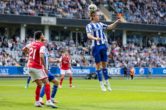 IFK Göteborgs Johan Bångsbo nickar