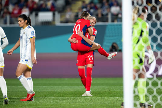 Sophie Román Haug of Norway celebrates with Emilie Bosshard Haavi after 1-0