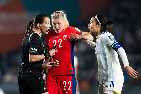 Referee Marie-Soleil Beaudoin, Sophie Román Haug of Norway and Hali Long of Philippines