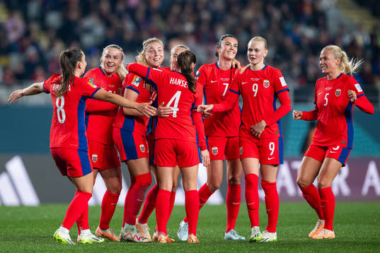 Sophie Román Haug of Norway celebrates with teammates Vilde Bøe Risa, Anna Langås Jøsendal, Tuva Hansen, Anja Sønstevold, Ingrid Syrstad Engen, Karina Sævik and Guro Bergsvand after scoring 6-0