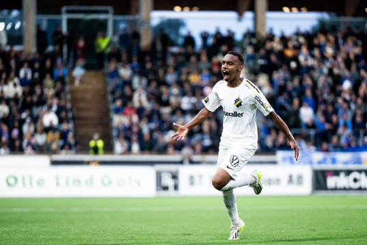 AIKs Bilal Hussein jublar efter 0-1