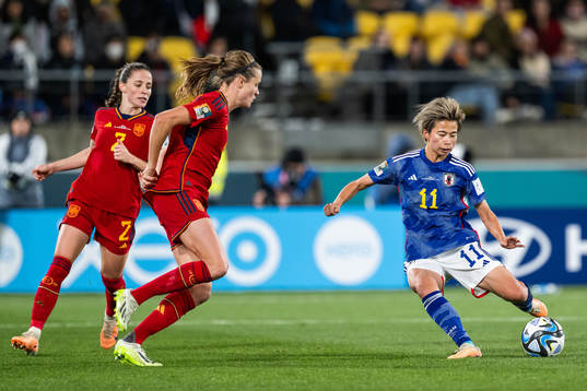 Ona Batlle and Irene Paredes of Spain see Mina Tanaka of
