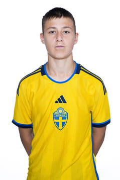 Gustav Åsander poserar för ett porträtt