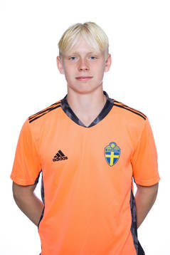 Izak Stattin poserar för ett porträtt