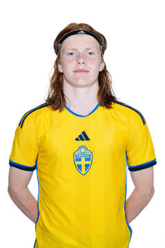 Elvis Van Der Laan poserar för ett porträtt