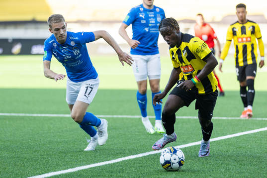 of Klaksvik Joannes Danielsen and Ibrahim Sadiq of Häcken