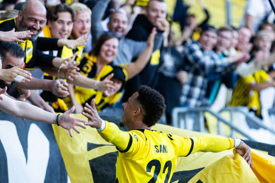 Tobias Sana of Häcken celebrates after 1-1