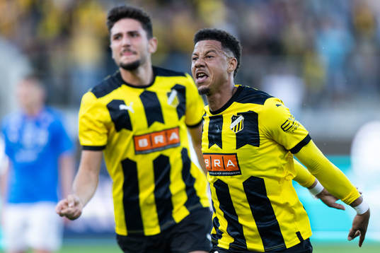 Tobias Sana of Häcken celebrates with Filip Trpcevski