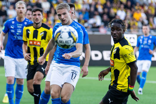 Joannes Danielsen of Klaksvik and Ibrahim Sadiq of Häcken