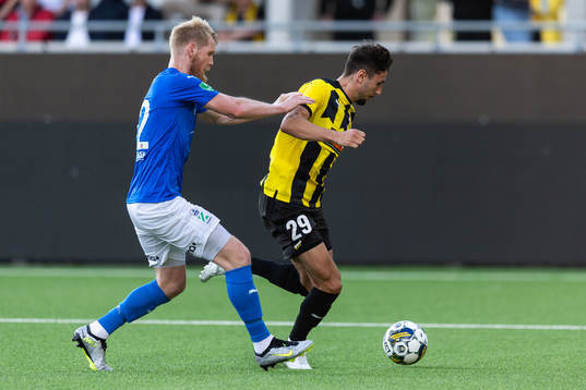 Odamar Faerö of Klaksvik and Filip Trpcevski of Häcken