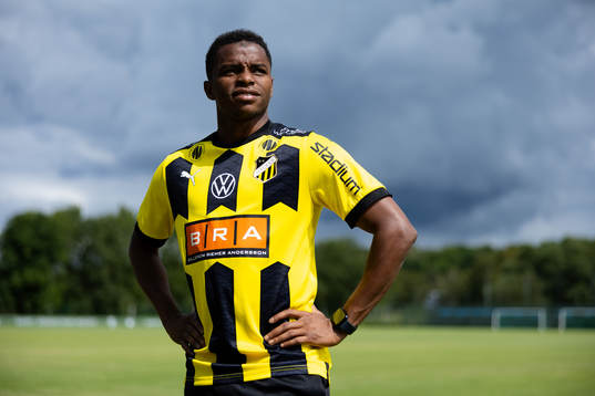 Häckens nyförvärv Abdulrazaq Ishaq poserar för ett porträtt den 2 augusti 2023 i Göteborg. 