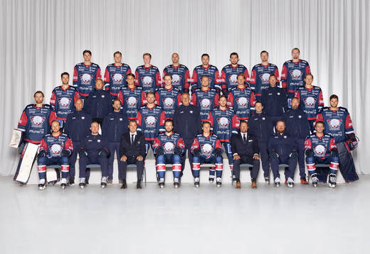  Jonathan Myrenberg, Henrik Törnqvist, Filip Bystedt, Patrick Russell, Ty Rattie, Remi Elie, Christoffer Ehn, William Worge Kreü. 3:e ledet från vänster: Taylor Leier, Läkare Andreas Johansson, Arvid Costmar, Mattias Hävelid, Jesper Pettersson, Sebastian Strandberg, Materialförvaltare Ulf Söderström, Vilmos Gallo. 2:a ledet från vänster: Marcus Högberg, Materialförvaltare Peter Casparsson, Personlig spelarutvecklare Sebastian Karlsson, John Nyberg, Målvaktstränare Mikael Vernblom, Arvid Aronsson, Assisterande tränare Pär Arlbrandt, Fysioterapeut Jonas Emmoth, Jesper Myrenberg. Sittande från vänster: Linus Hultström, Assisterande tränare Jeff Jakobs, Ordförande Christer Trägårdh, Oscar Fantenberg, Markus Ljungh, Sportchef Peter Jakobsson, Huvudtränare Klas Östman, Broc Little.