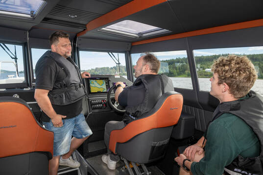 Modo hockeys sportchef Henrik Gradin  och tränare Mattias