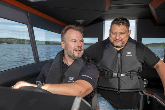 Modo hockeys sportchef Henrik Gradin  och tränare Mattias