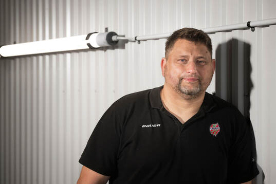 Modos tränare Mattias Karlin