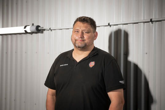 Modos tränare Mattias Karlin