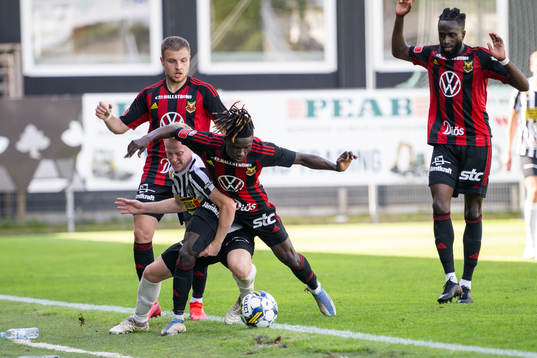 Landskronas David Edvardsson och Östersunds Samuel Mensiro