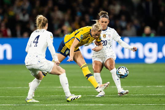 Fridolina Rolfö of Sweden and Trinity Rodman of USA