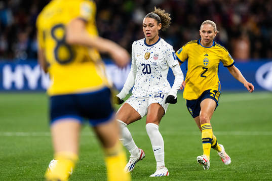 Trinity Rodman of USA and Jonna Andersson of Sweden