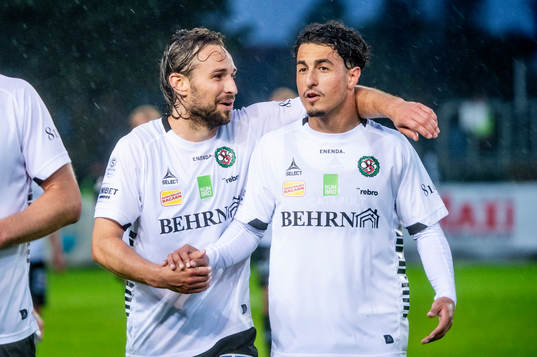 Örebros Kevin Walker jublar