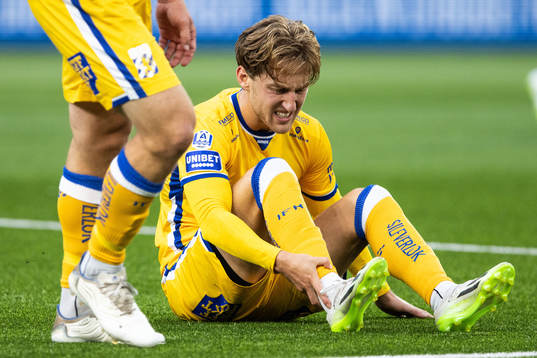 IFK Göteborgs Arbnor Mucolli har ont