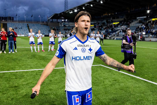 Norrköpings Arnor Traustason jublar
