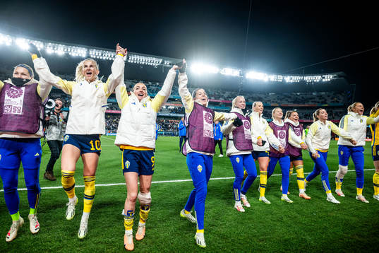Players of Sweden celebrates