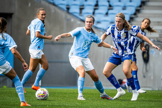 Malmö FFs Erica Welin Persson och IFK Göteborgs Emma