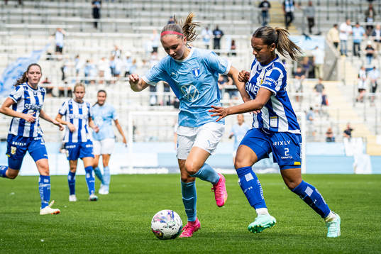 Malmö FFs Nova Rolfsson och IFK Göteborgs Ashley