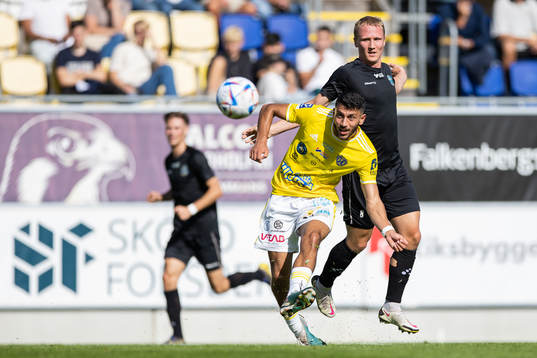 Falkenbergs Leonardo Farah Shahin och Lunds BKs André Kamp