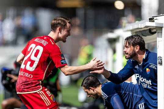 Djurgårdens Noel Milleskog jublar med målvakt Tommi Vaiho