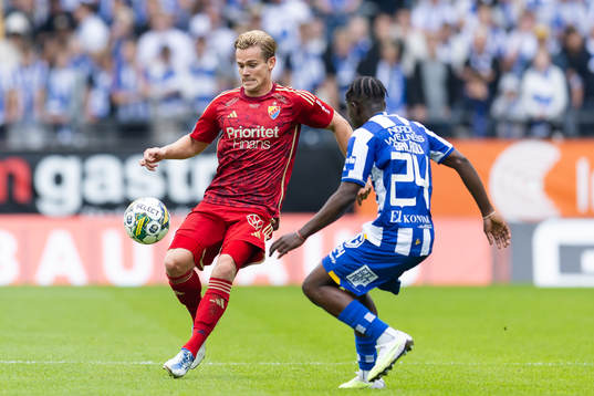 Djurgårdens Hampus Finndell och IFK Göteborgs Abundance Salaou